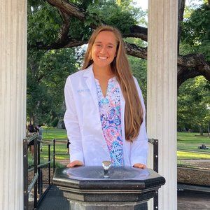 Meet your Posher, Caroline